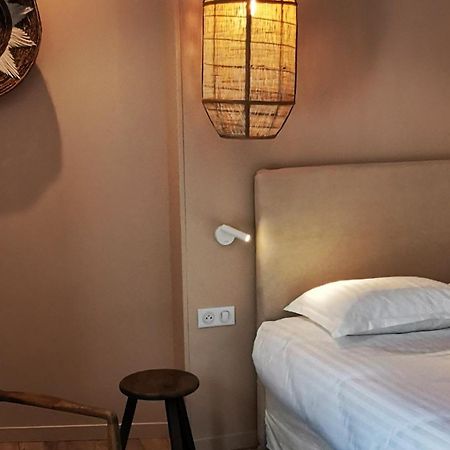 Hotel Le Corbusson Saint-Berthevin Dış mekan fotoğraf