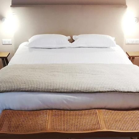 Hotel Le Corbusson Saint-Berthevin Dış mekan fotoğraf