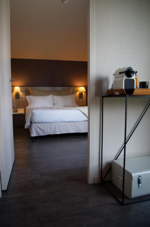 Hotel Le Corbusson Saint-Berthevin Dış mekan fotoğraf