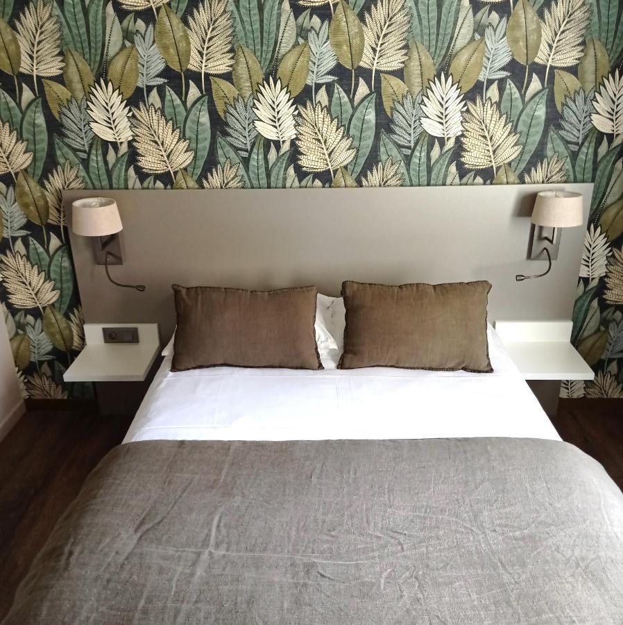 Hotel Le Corbusson Saint-Berthevin Dış mekan fotoğraf