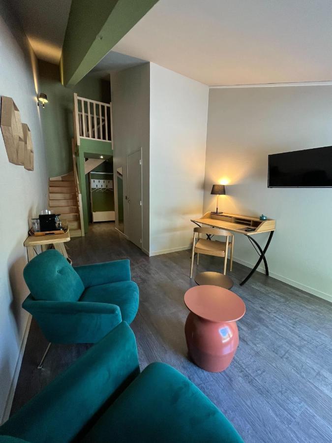 Hotel Le Corbusson Saint-Berthevin Dış mekan fotoğraf
