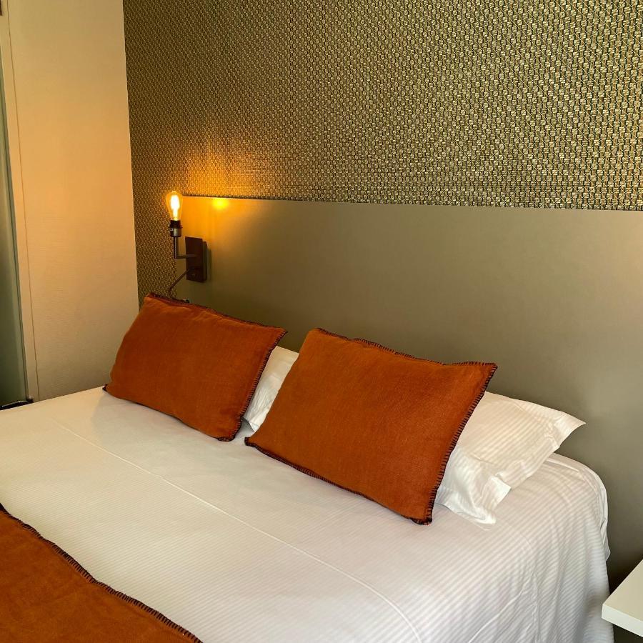 Hotel Le Corbusson Saint-Berthevin Dış mekan fotoğraf